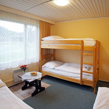 Pod Javorem Hotel Velke Karlovice Bagian luar foto